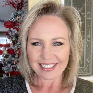 Meet your Posher, Danella